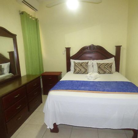 Hotel Enrique I Gazcue, Bed And Breakfast Santo Domingo Buitenkant foto