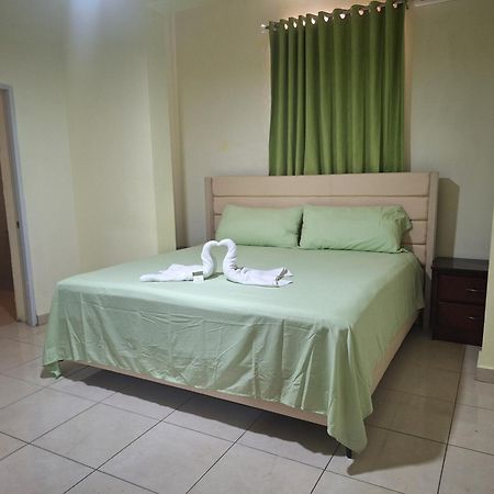 Hotel Enrique I Gazcue, Bed And Breakfast Santo Domingo Buitenkant foto