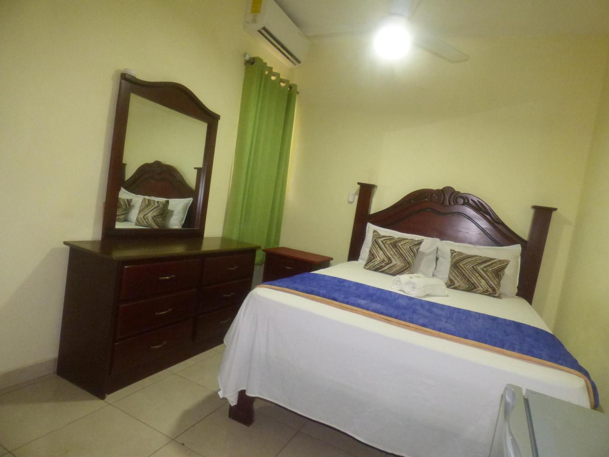 Hotel Enrique I Gazcue, Bed And Breakfast Santo Domingo Buitenkant foto