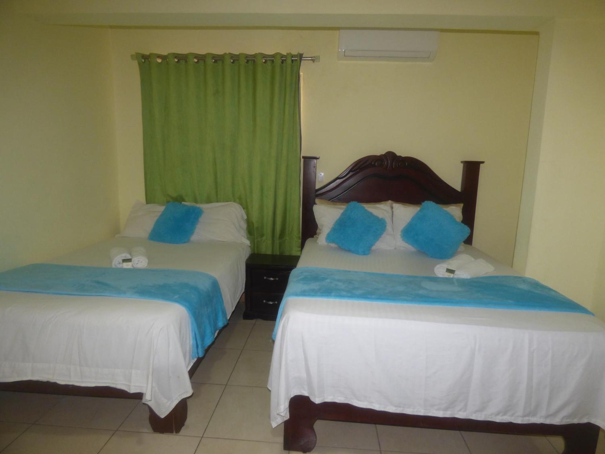 Hotel Enrique I Gazcue, Bed And Breakfast Santo Domingo Buitenkant foto
