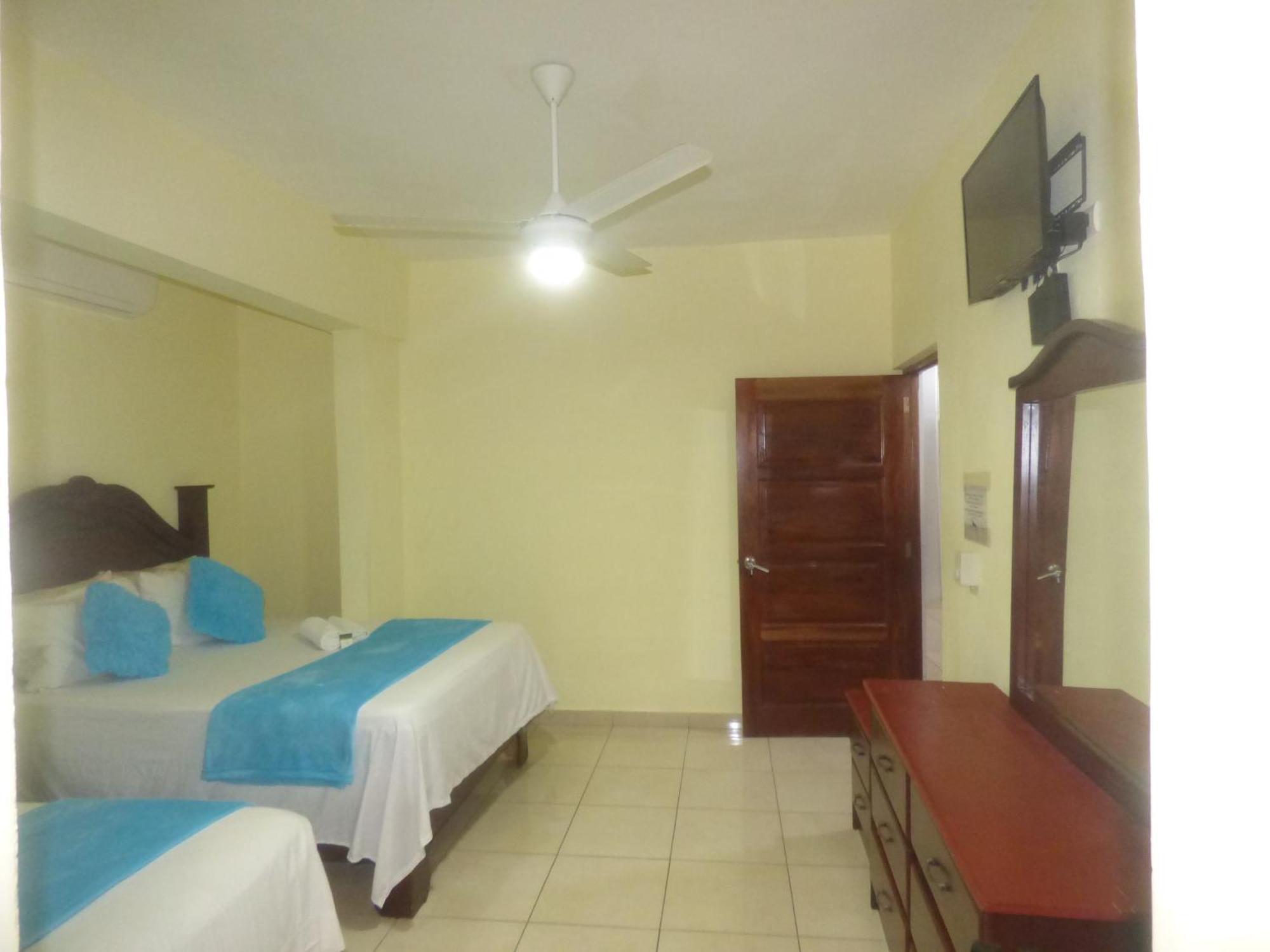 Hotel Enrique I Gazcue, Bed And Breakfast Santo Domingo Buitenkant foto