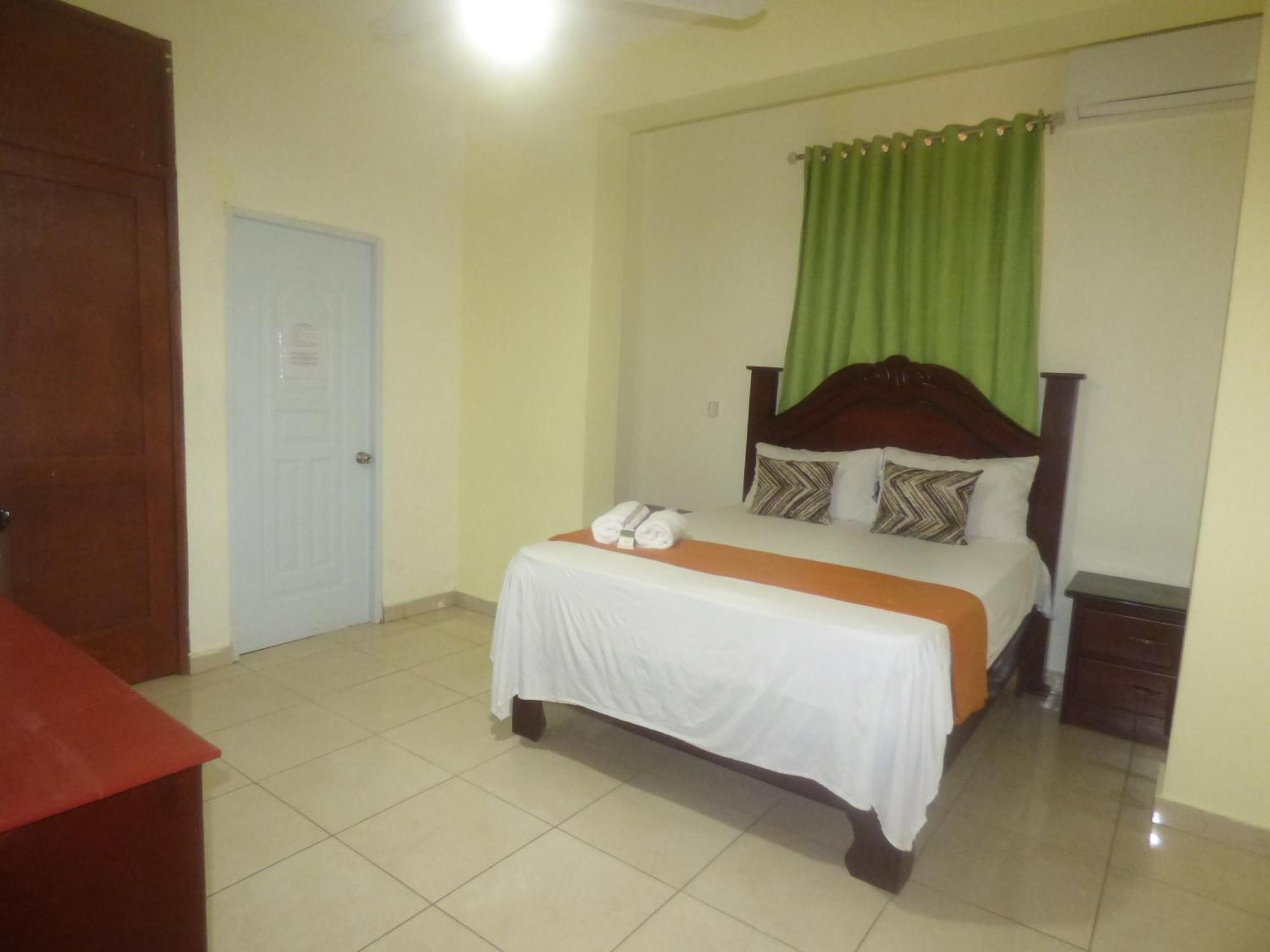 Hotel Enrique I Gazcue, Bed And Breakfast Santo Domingo Buitenkant foto