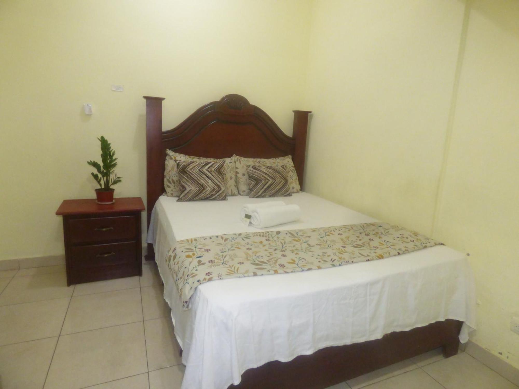 Hotel Enrique I Gazcue, Bed And Breakfast Santo Domingo Buitenkant foto