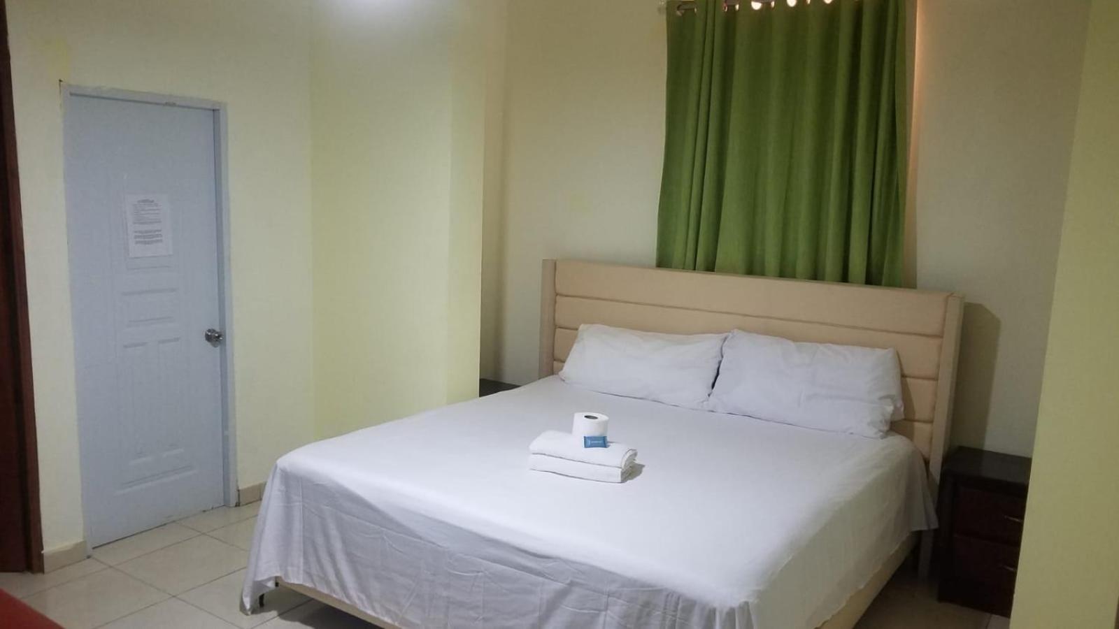 Hotel Enrique I Gazcue, Bed And Breakfast Santo Domingo Buitenkant foto